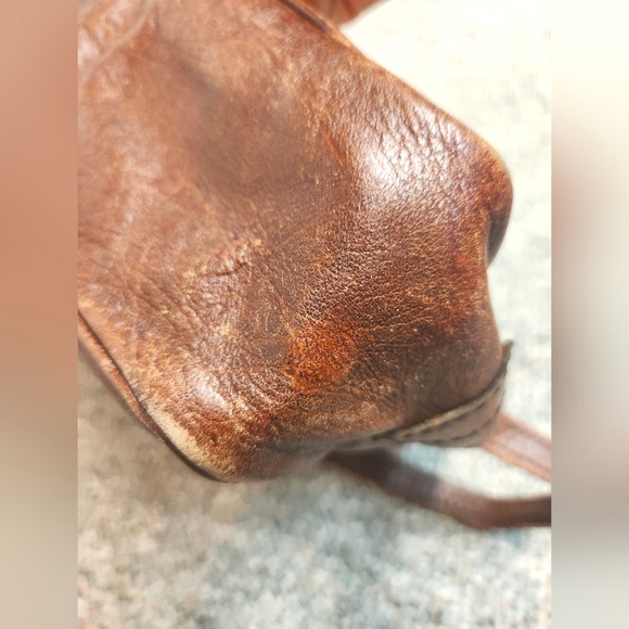 LAND Tumbled Brown Leather Messenger Shoulder/Crossbody Bag - Picture 10 of 11